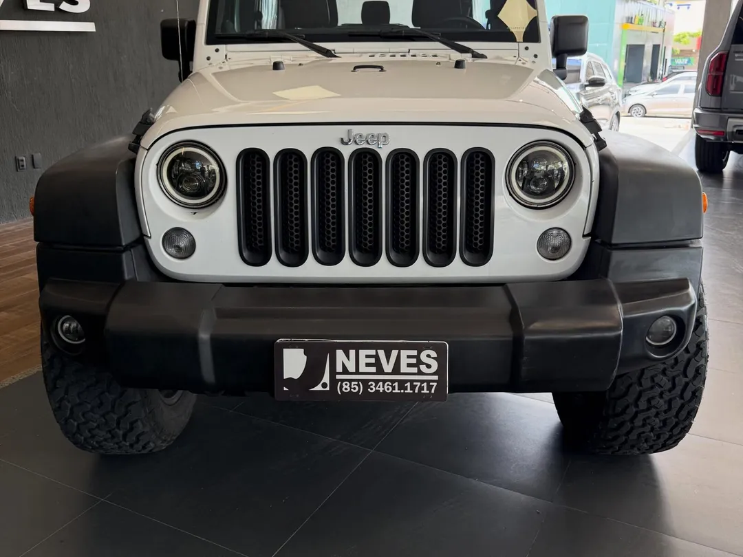 Jeep Wrangler 2014, foto 3 de 7